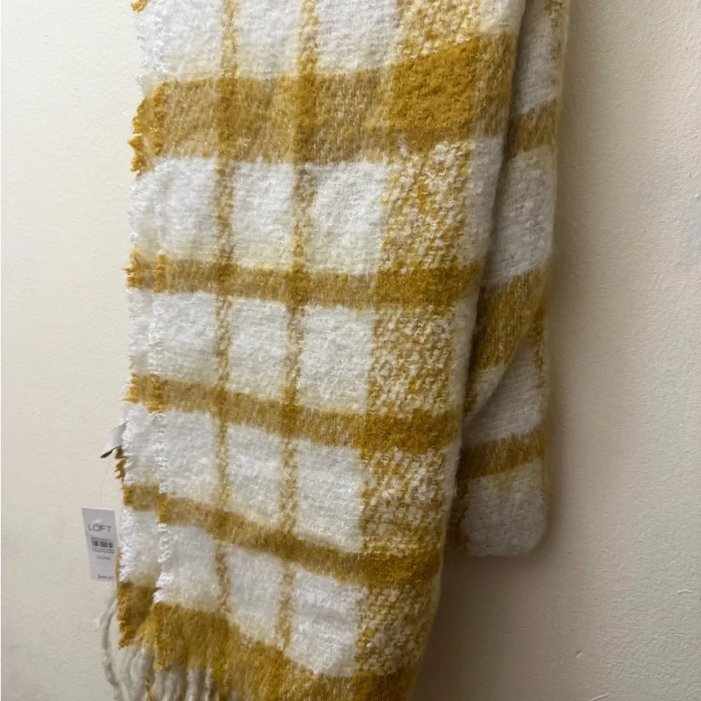 Cozy Plaid Throw scarf in Mustard and White